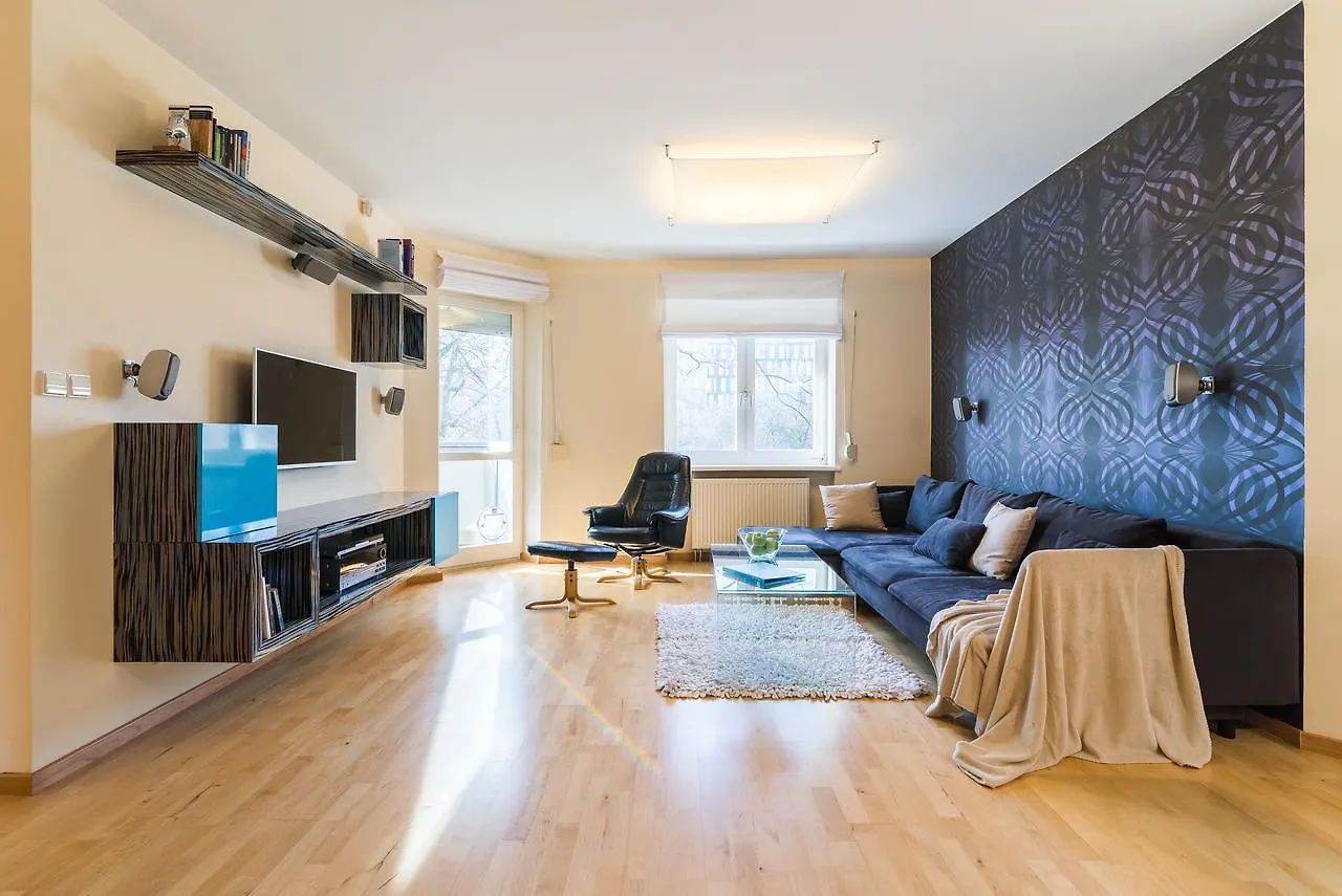 Rent Like Home - Domaniewska 22A location