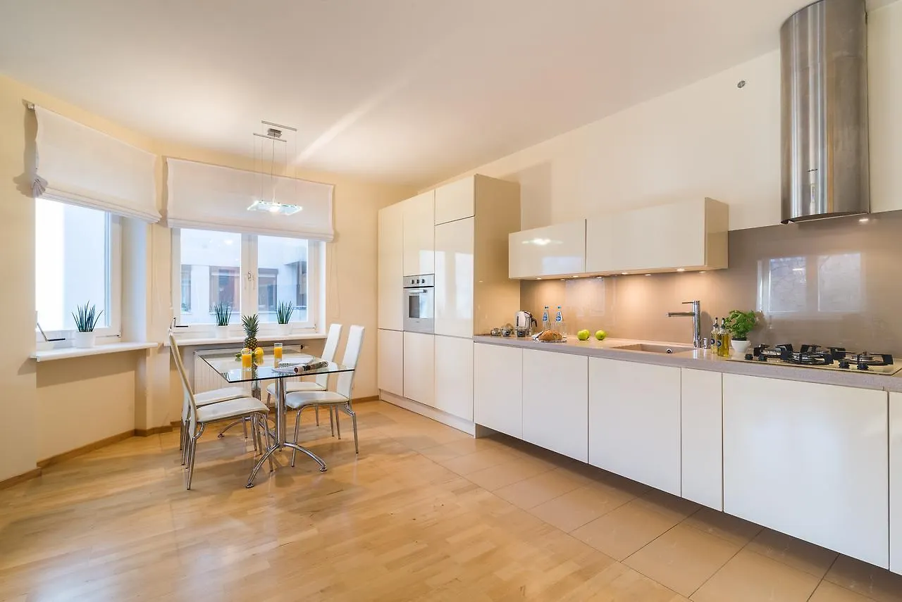 Rent Like Home Domaniewska 22A Warsaw 0*,  Poland